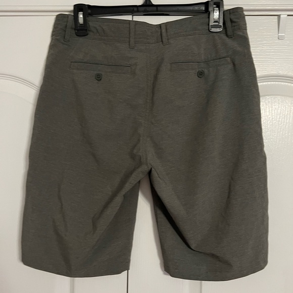 Goodfellow & Co Men’s Green 9” Hybrid Swim Shorts UPF 50+ - Picture 3 of 11